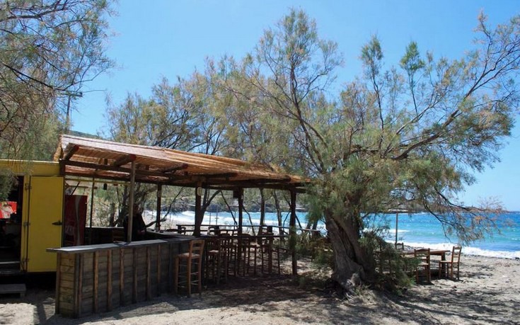 Syros Komitos Beach