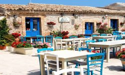 naxos island apeiranthos