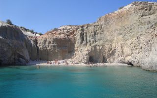 milos tsigrado beach