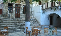 naxos island apeiranthos