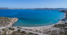 Milos Achivadolimni beach