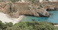 Milos Tsigrado beach