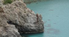 Milos Tsigrado beach