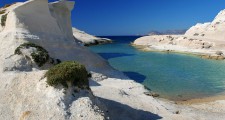Milos Sarakiniko Beach