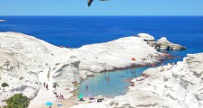 Milos Sarakiniko Beach